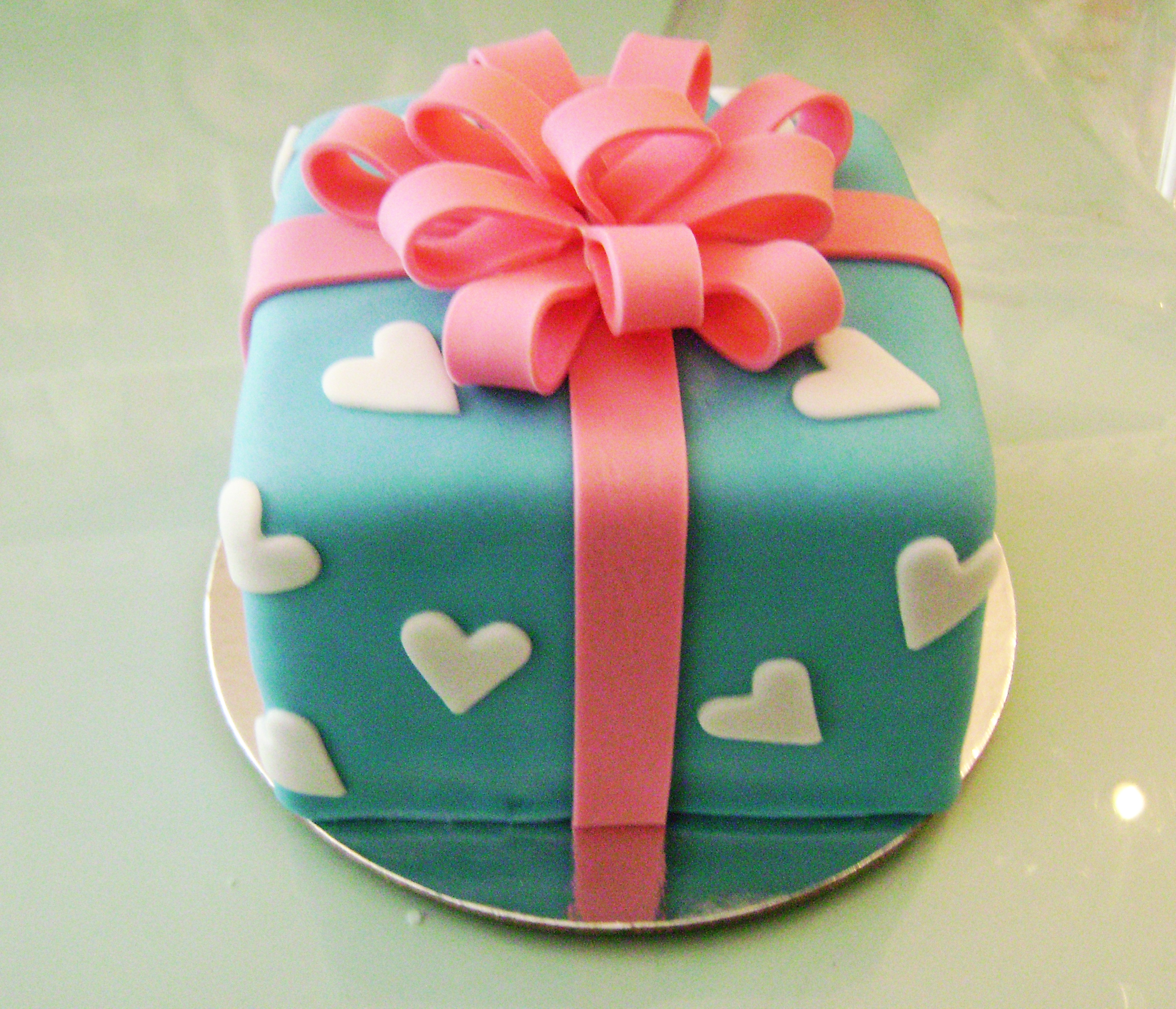 present cake