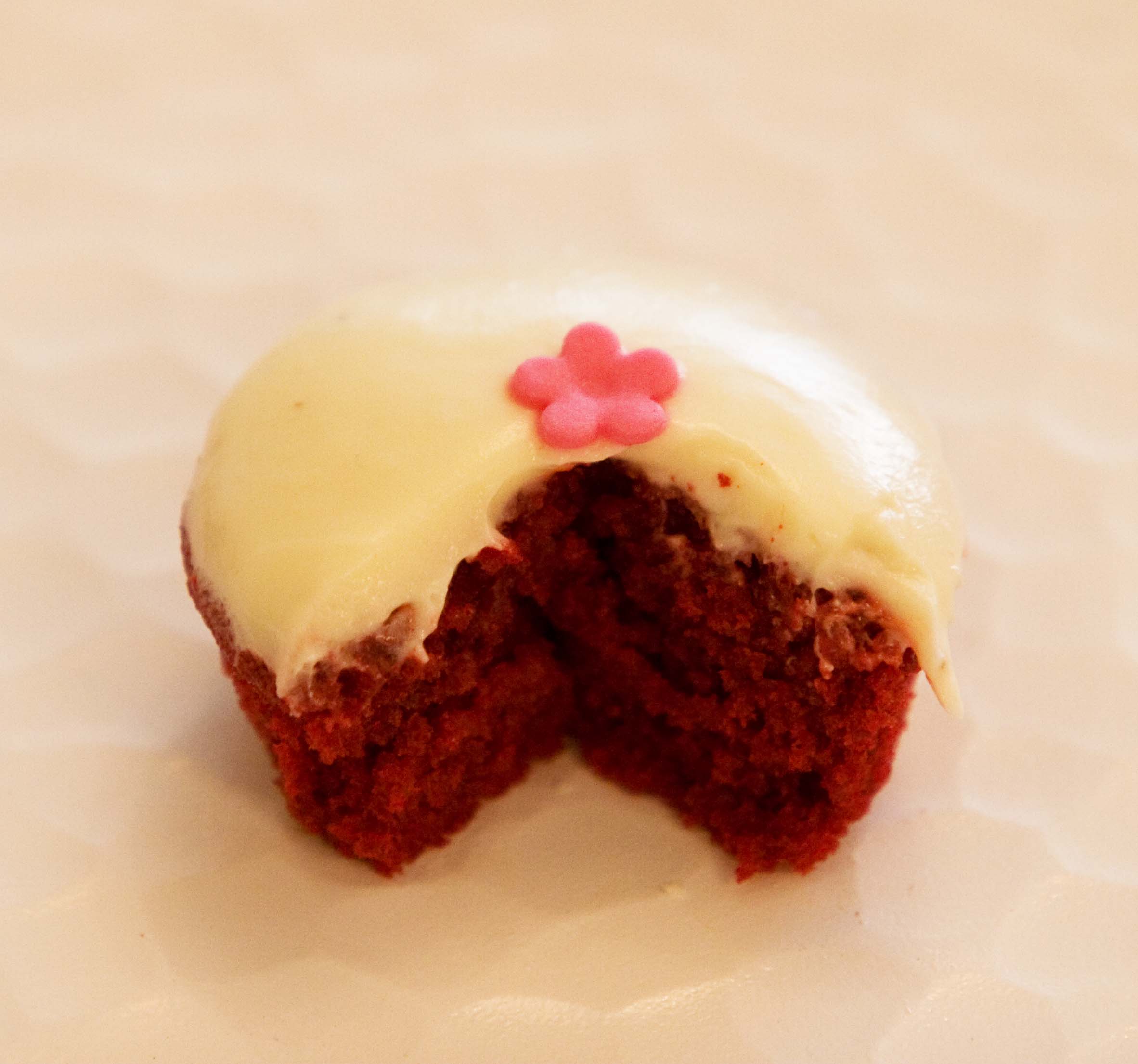 red v cupcake