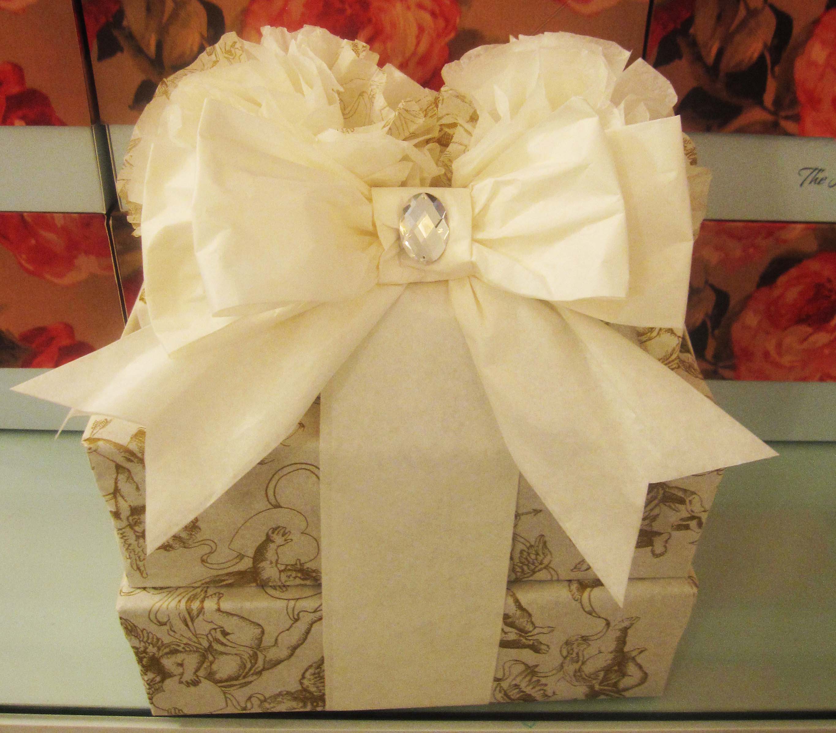 gift-wrapping-the-november-company